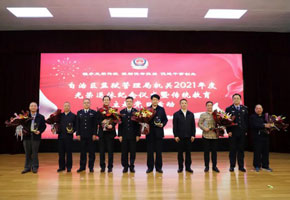 广西监狱管理局机关举行2021年度光荣退休纪念仪式