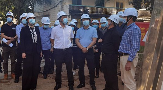 柳州市政府领导到地质医院检查指导工作