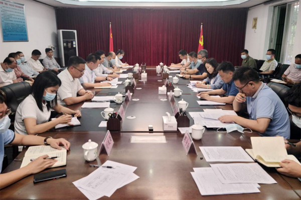   调研组在上林县委召开调研反馈会。