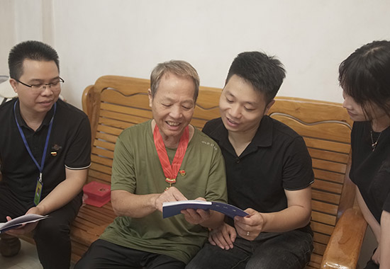 慰问活动现场。张春梅摄