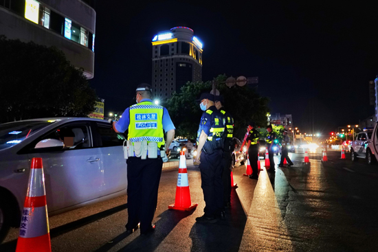 桂林警方設卡查緝。桂林市公安局供圖