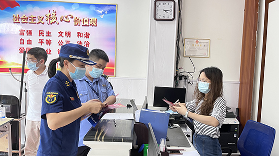 检查消防巡查记录和档案台账