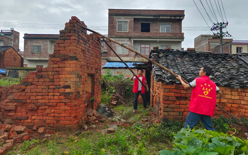黄凤村应急救援队开展工作现场照。