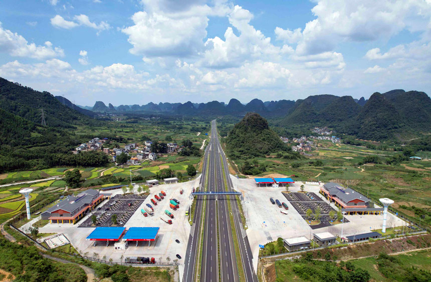 桂河高速公路广西柳州市融安县沙子服务区路段。