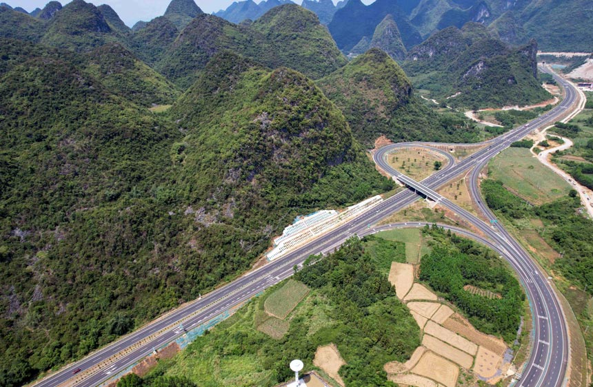 桂河高速公路广西柳州市融安县大良镇路段。
