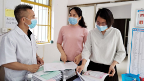 灵山县：家庭医生用心为居民健康服务