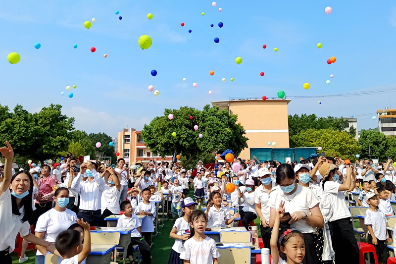平桂區實驗小學舉行一年級入校儀式