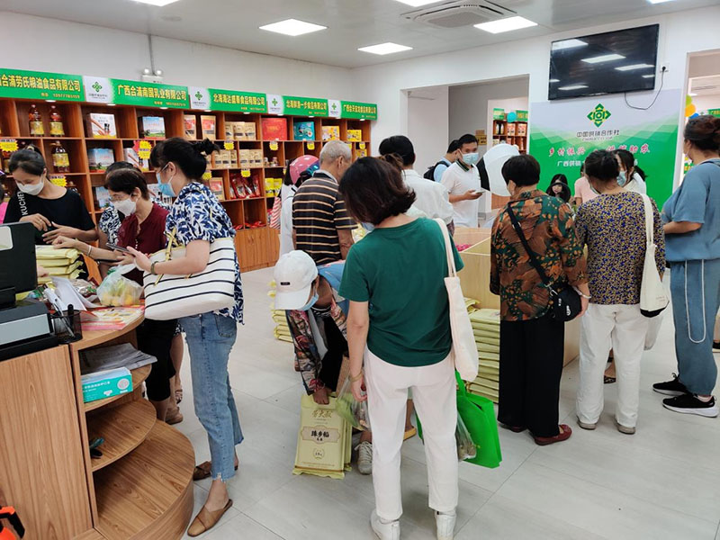 海城区公园路分会场现场。