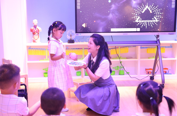 南宁市良庆区金海路幼儿园的科学课现场。何立根摄