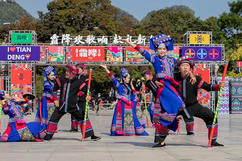 打榔舞比赛现场。黄丽华摄