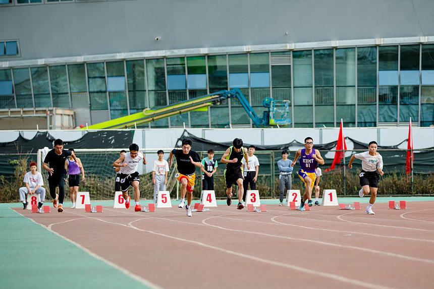 校运会比赛现场。桂林医学院供图