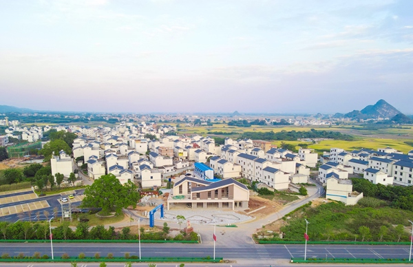 宜居宜游的港北区港城街道富岭村。何广应摄.jpg