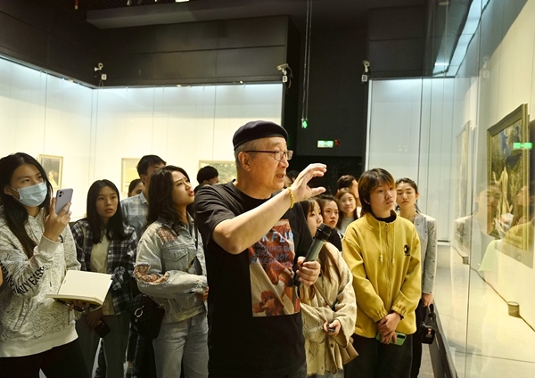 现场绘画创作。广西美术馆供图