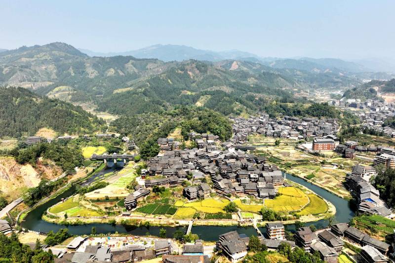 金秋时节的程阳八寨景区。龚普康摄