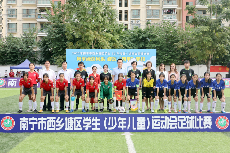 合影。肖时剑摄