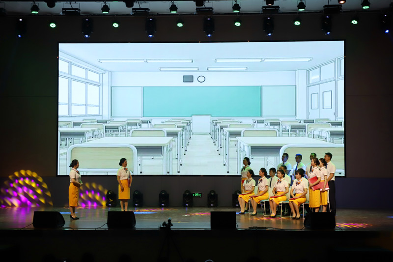 融水县民族小学教师展示《教师展风采——培根育新人》