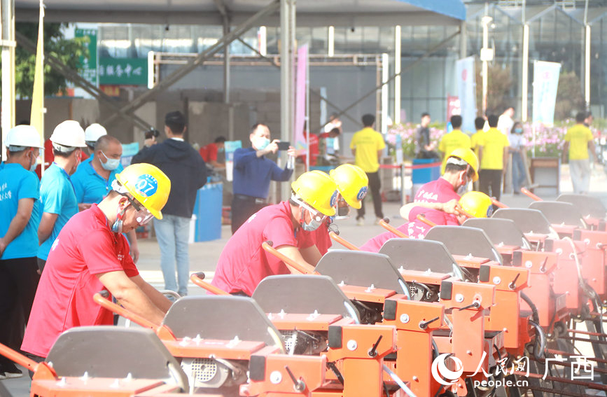 “八桂建工”项目决赛现场。人民网记者 吴明江摄