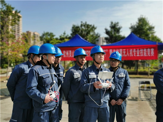 南方电网广西钦州灵山供电局组织开展无人机竞赛。陈心诚摄