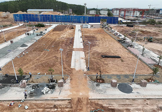 国门大道征迁回建长山江龙新村项目现场