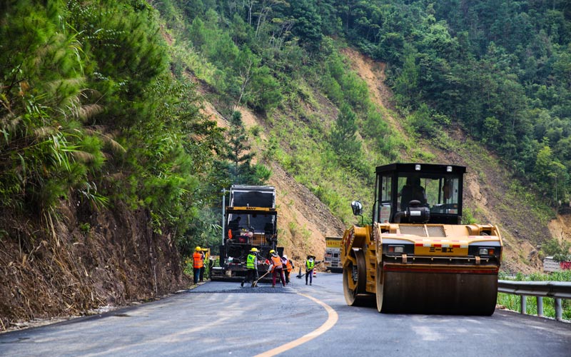 省道206线金平路养护质量提升工程施工现场