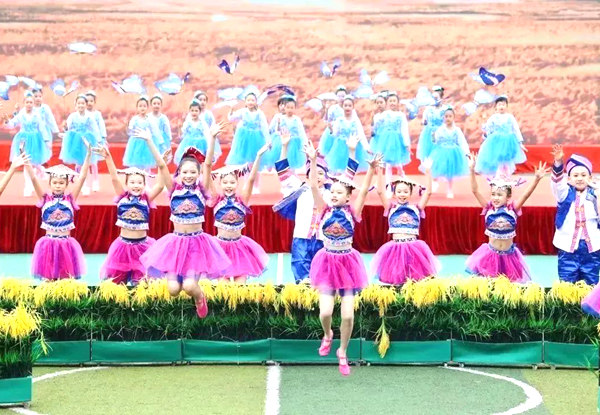精彩的节目表演。