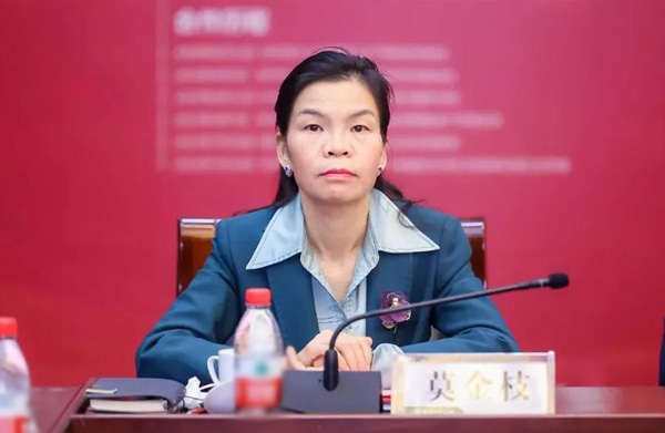 扬翔董事长莫金枝