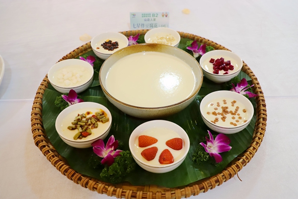 港南特色豆腐花。周岚清摄