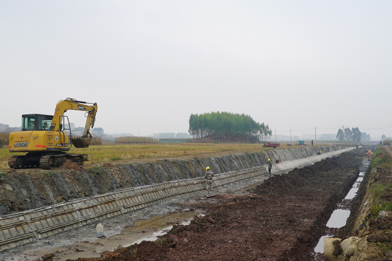 蒙江河陈汶水库至下塘村河段防洪整治工程施工现场。