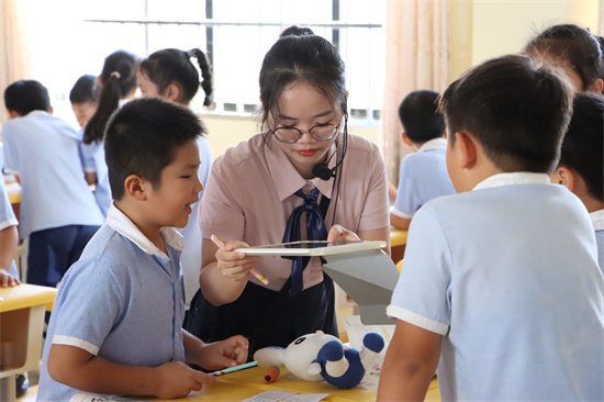 北海艺术设计学院附属学校2022年秋季学期第七届“艺教杯”艺乐课堂教学周暨教师基本功大赛。北艺附小供图