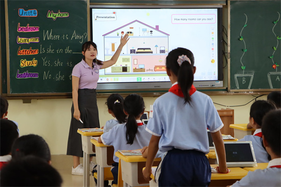 北海艺术设计学院附属学校提升课堂质量三环六步教学模式研讨活动。北艺附小供图