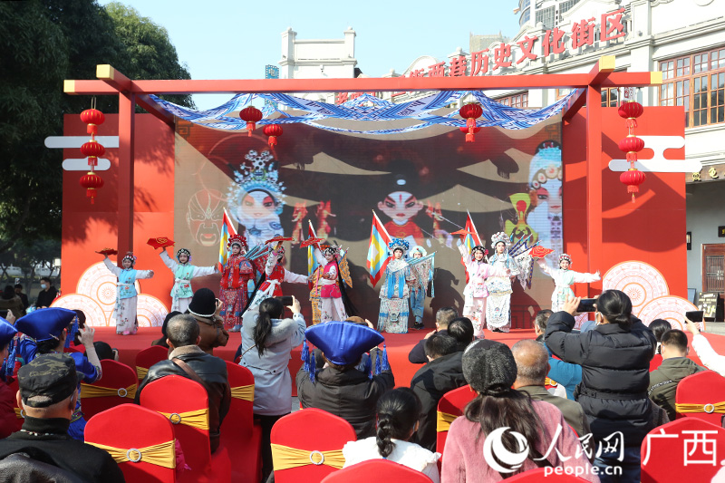 节目《邕城戏韵》表演现场。人民网记者 彭远贺摄