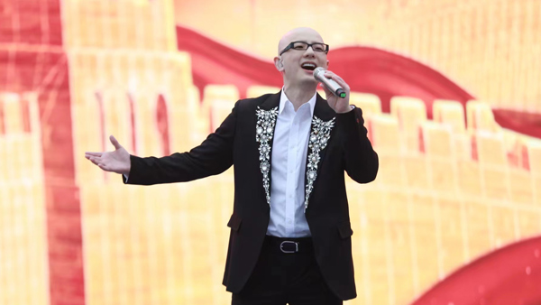 歌手平安。师婧摄