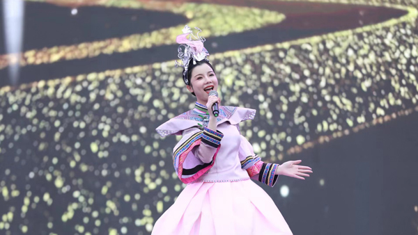 文艺演出现场。师婧摄
