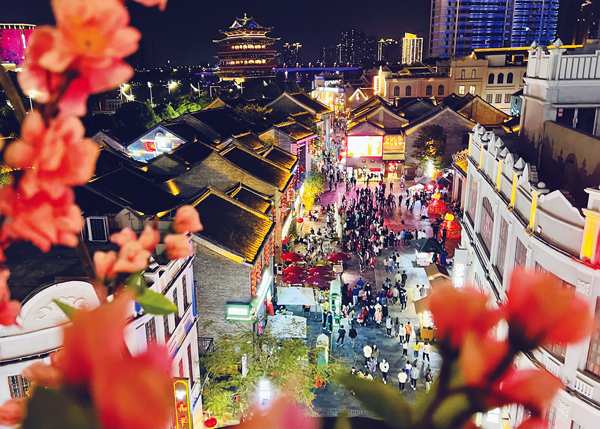 春节假期“三街两巷”等夜间经济聚集区开展丰富活动提振居民消费信心