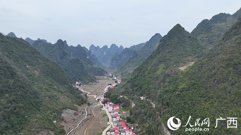 大化瑶族自治县古河乡丹桂村。人民网 付华周摄