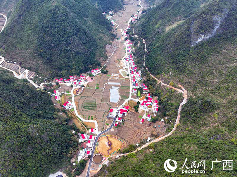 航拍大化县古河乡丹桂村。人民网 付华周摄