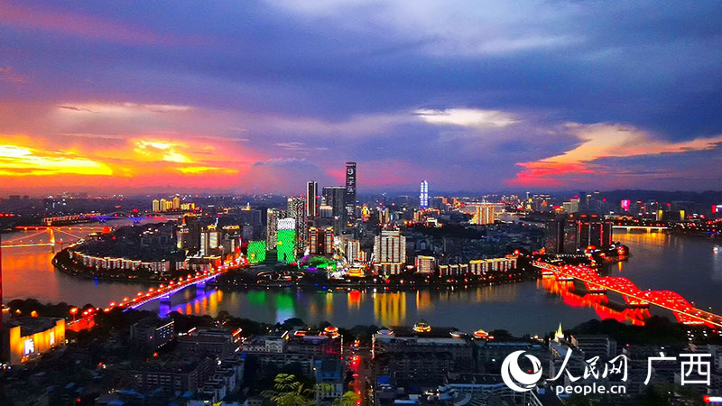 柳州城市夜景。人民網 付華周攝