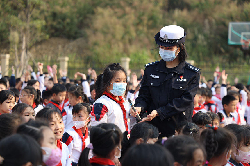 學生回答問題