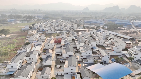 覃南村袁家屯全景图。罗超玉摄