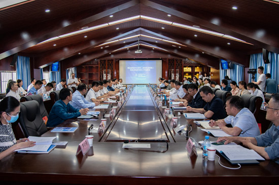 邓民胜 摄