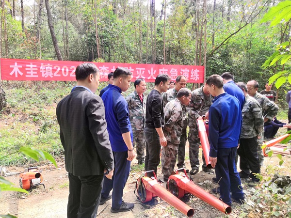 風力滅火機操作培訓。甘恆攝