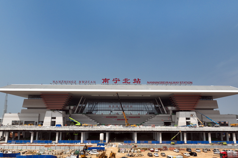 中铁建设集团南宁北站施工现场。周星辰摄
