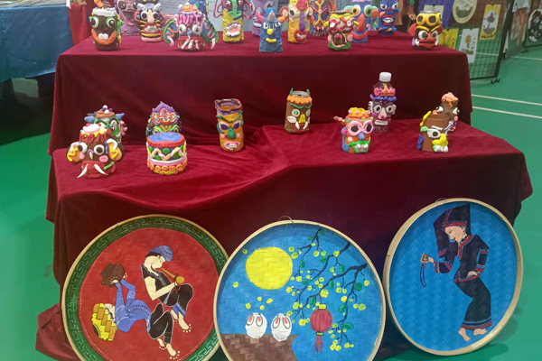 作业设计展示。肖时剑摄