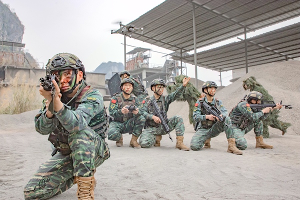 武警特战队员部署作战方案。
