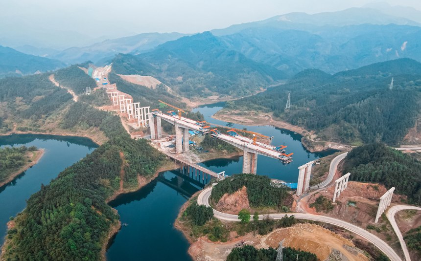 融从高速公路项目最新建设情况。中国一冶供图