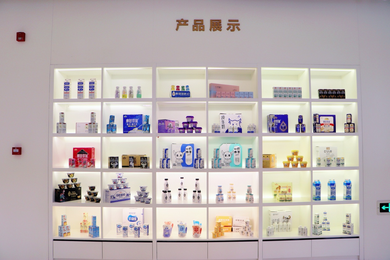 皇氏乳业产品展示。张泳鸿摄
