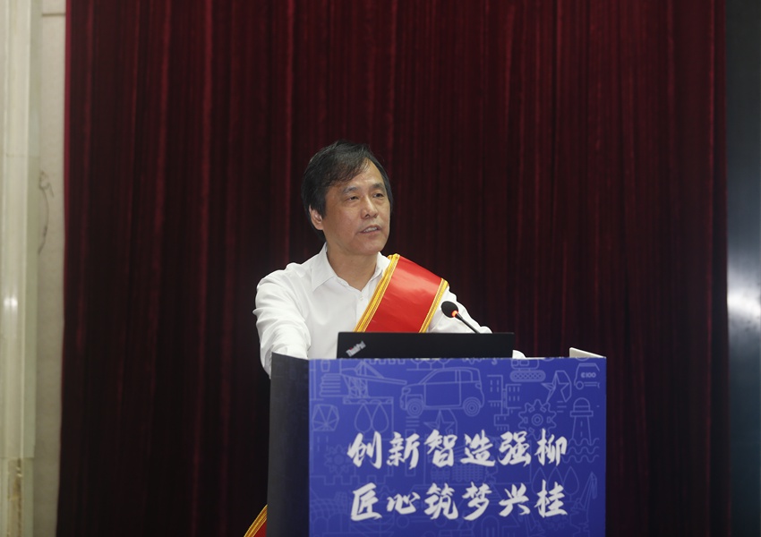 大国工匠参观上汽通用五菱宝骏基地。黄伟摄