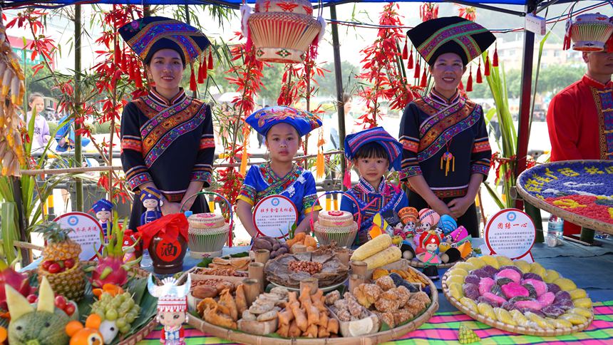 秀出花活的美食。德保县委宣传部供图