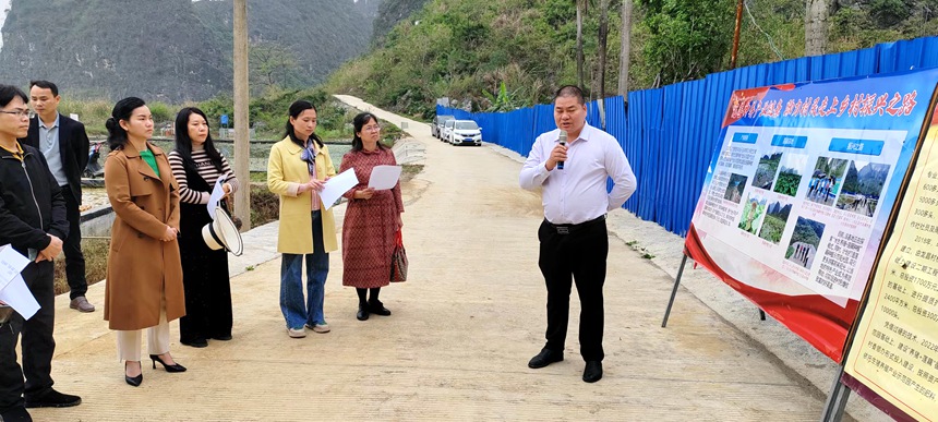 马山县百龙滩镇“养猪+莲藕”生态农业种养基地。韦洪泉摄