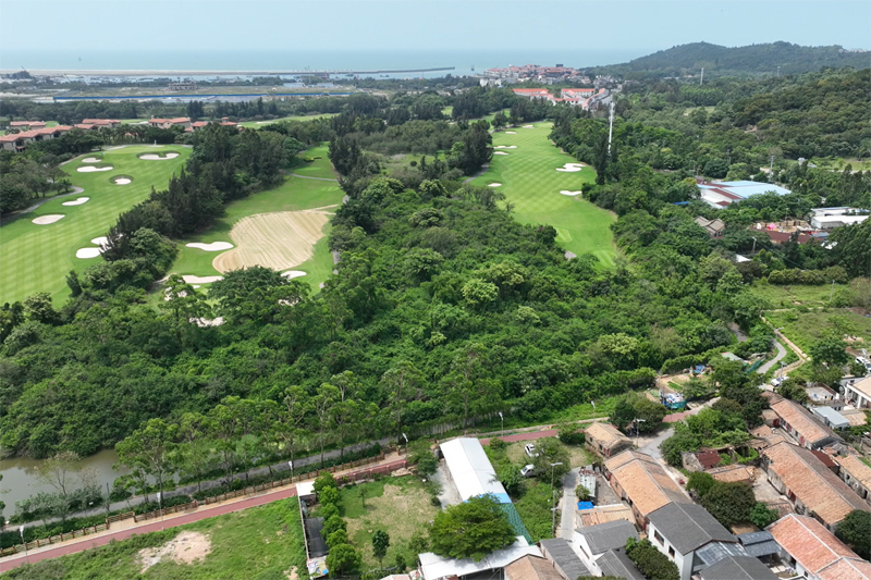 流下村依山傍海。阳文志摄